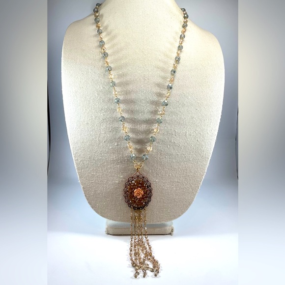 Unsigned Jewelry - Stunning Vintage Gold Tone Blue White Crystal Glass Flower Tassel Necklace